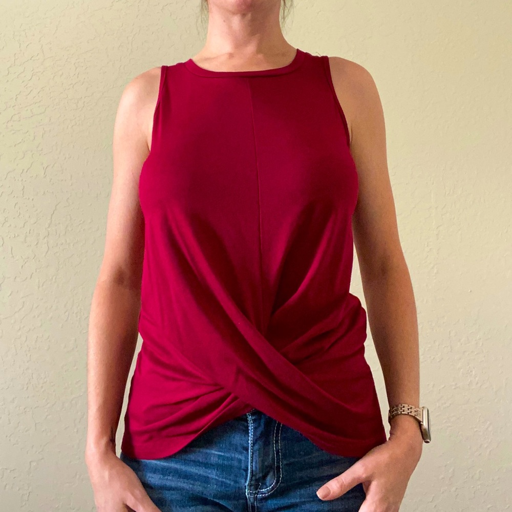 Maroon tank - Picture 3 of 3